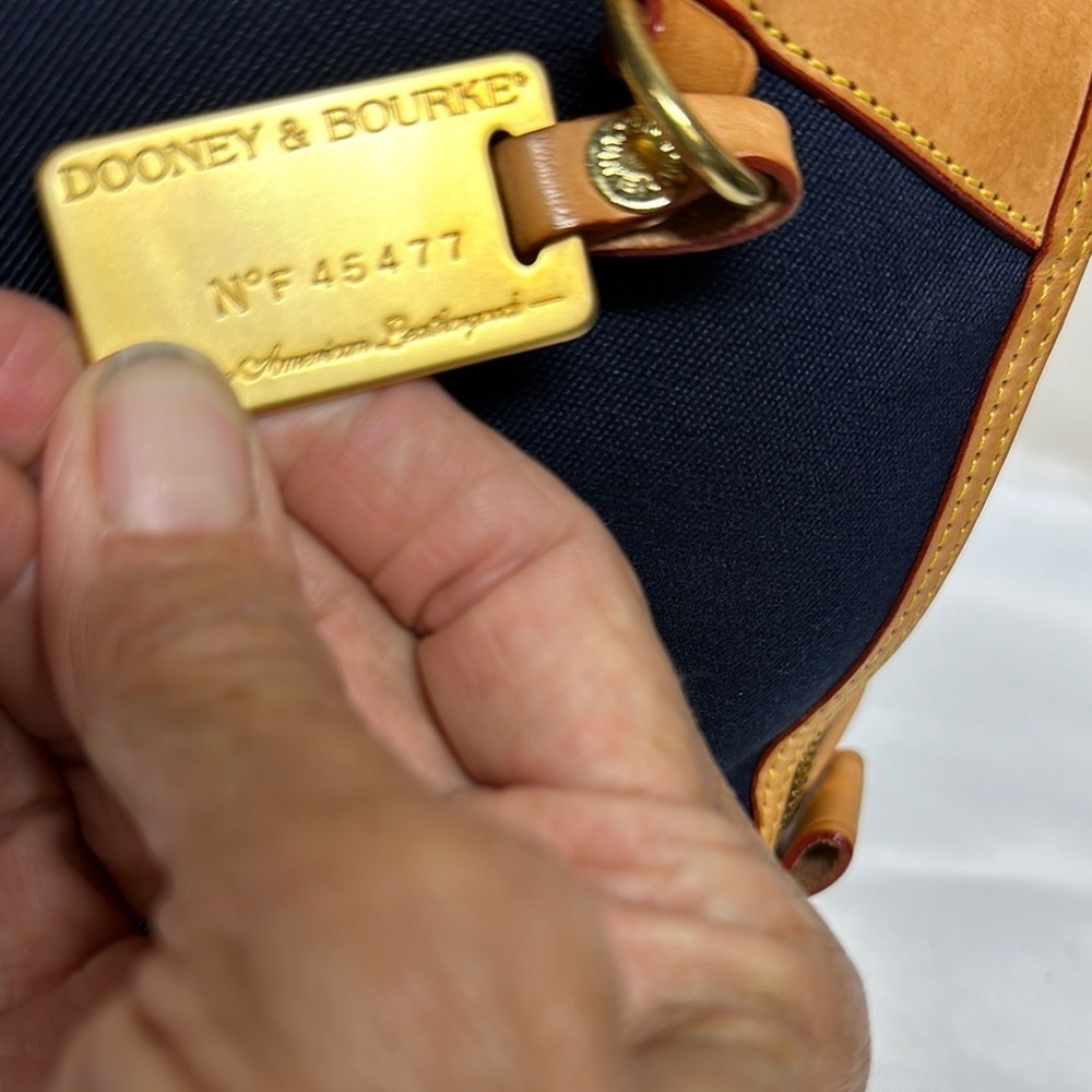 Vintage Dooney & Bourke Tan and Blue Satchel / Crossbody Dome bag - Picture 4 of 16